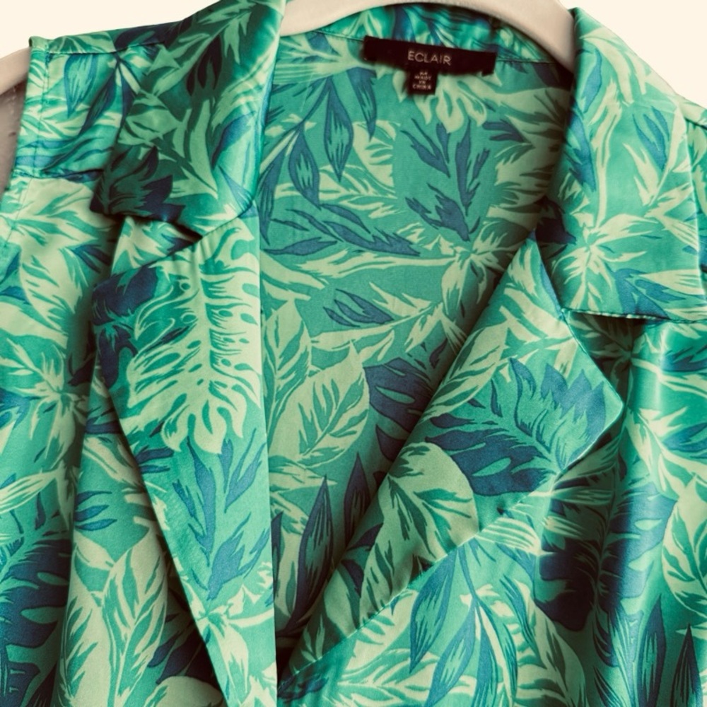 Eclair Button Down Sleeveless Blouse Tropical Pri… - image 5